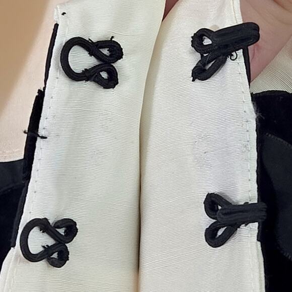 Neiman Marcus Women’s Jacket Romantic Parisian Evening Embroidered Silk Frog S - Picture 7 of 14